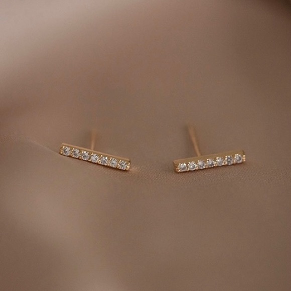 Sterling silver earrings, mini ear studs earrings,sterling silver studs earrings - Picture 7 of 8